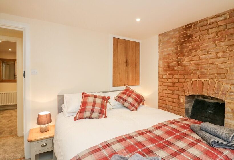 Tilly S Cottage