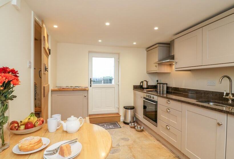 Tilly S Cottage