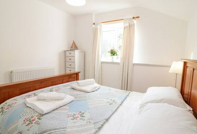 Tops L Cottage