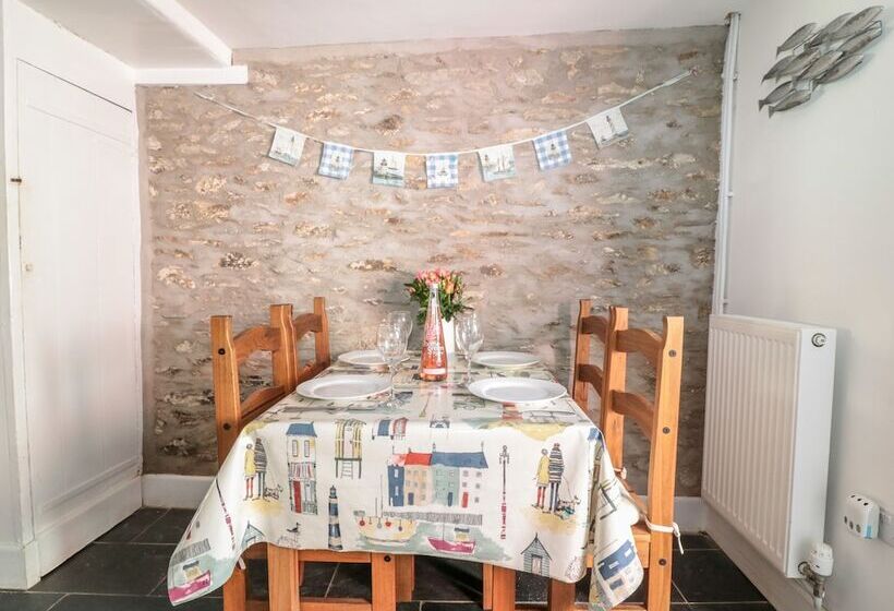 Tops L Cottage