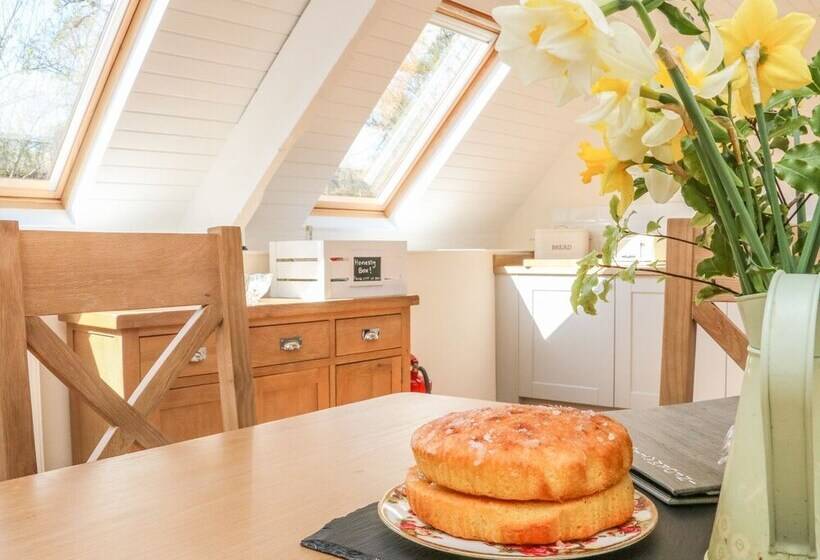 Upper Barn Cottage