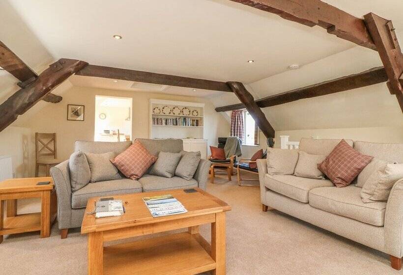 Upper Barn Cottage