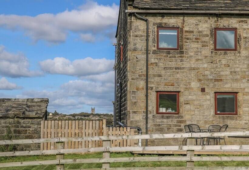 1 Horsehold Cottage