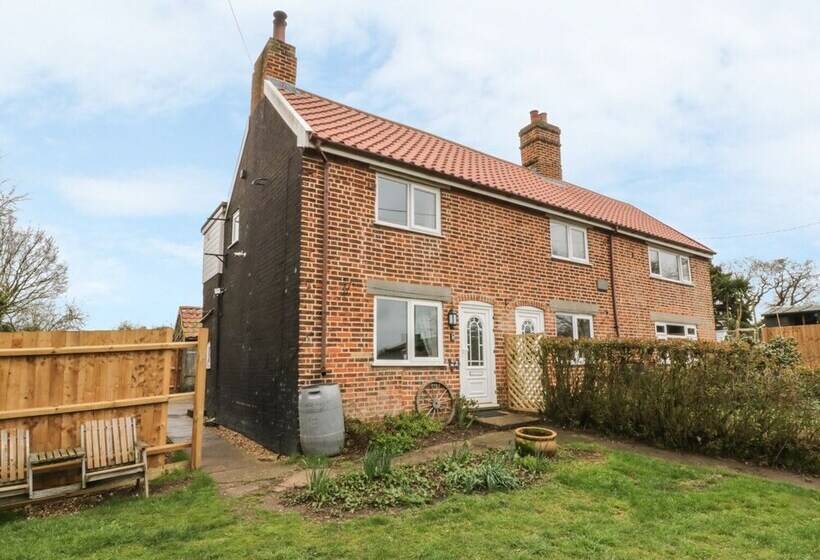 2 Hillside Cottages