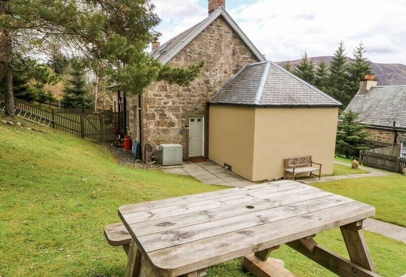 2 Station Cottages
