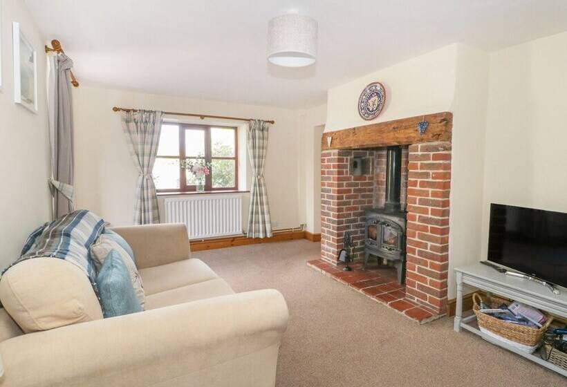 2 Wisteria Cottages