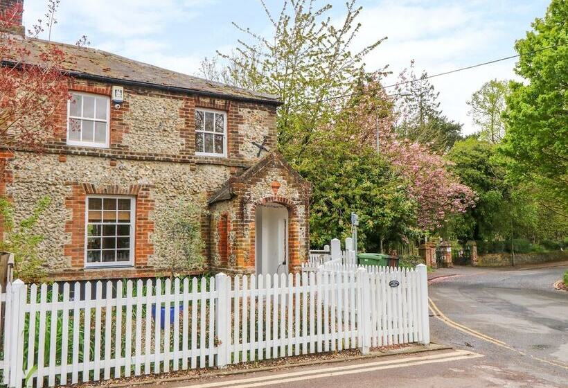 3 Station Cottages