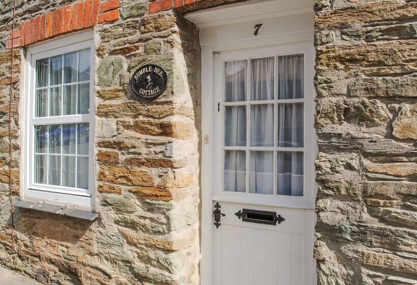 Bumblebee Cottage