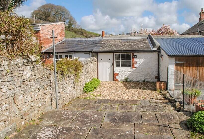 Bumblebee Cottage