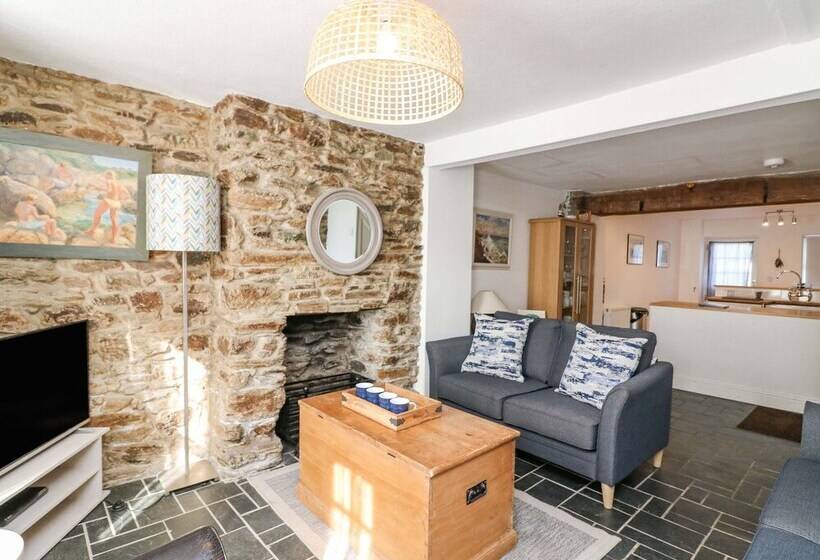 Bumblebee Cottage