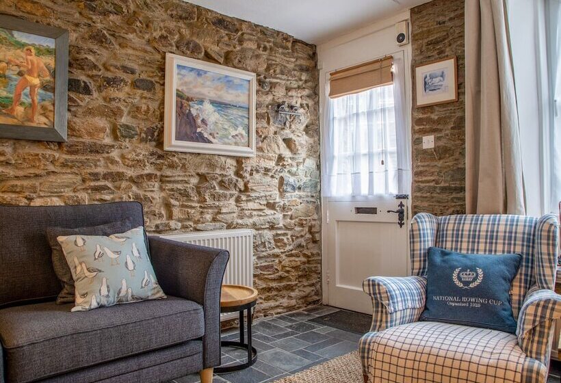Bumblebee Cottage