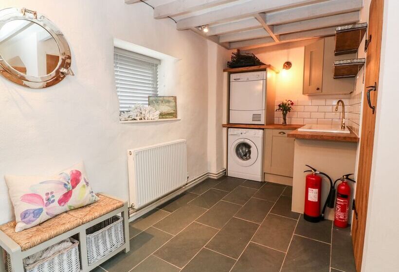Clahar Cottage
