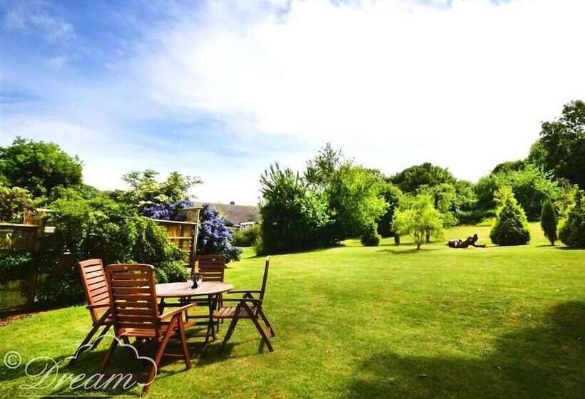 Coombe Orchard
