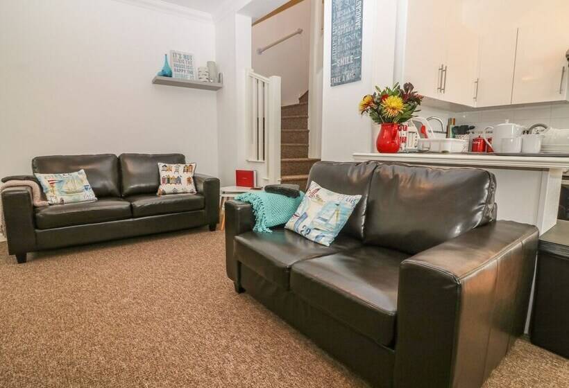 Cottage 1 Newcourt