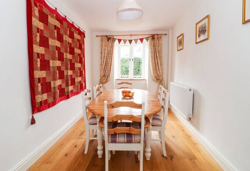 Greenham Cottage