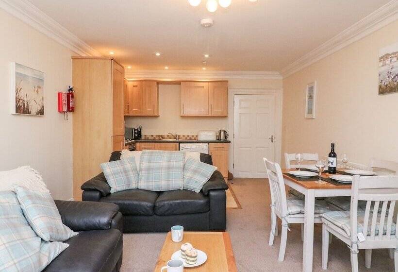 Harbour Watch Apartment 1