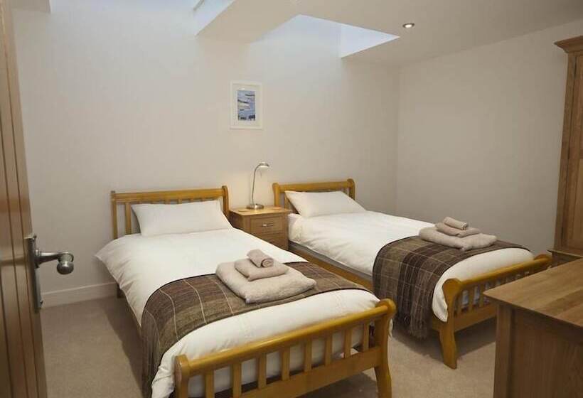 Higher Hill Barn