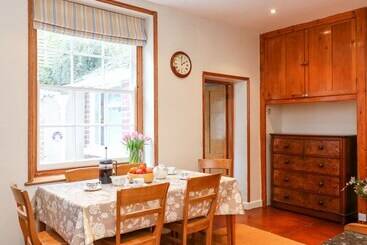 Jasmine Cottage