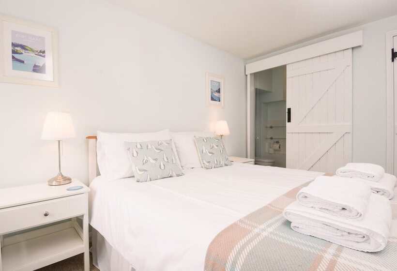 Lily Cottage