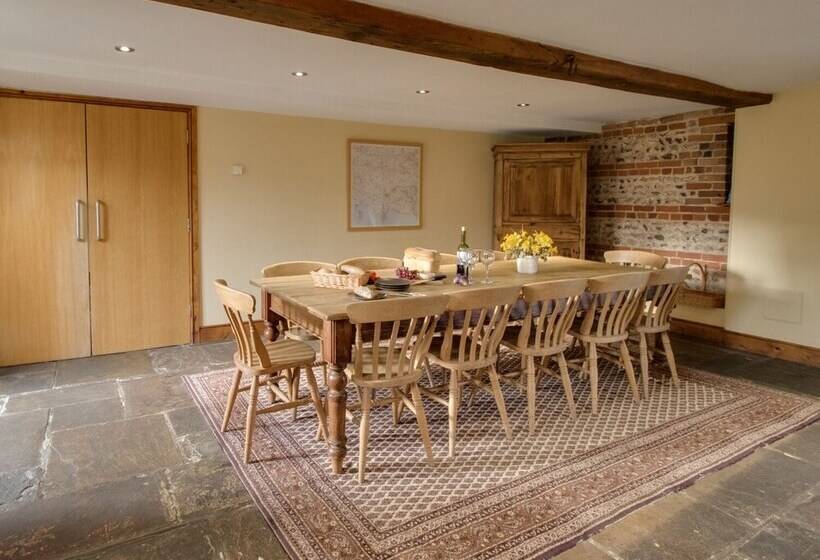 Manor Farm Barn