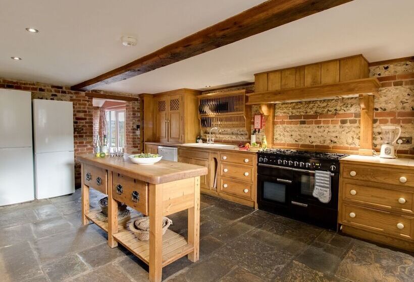 Manor Farm Barn