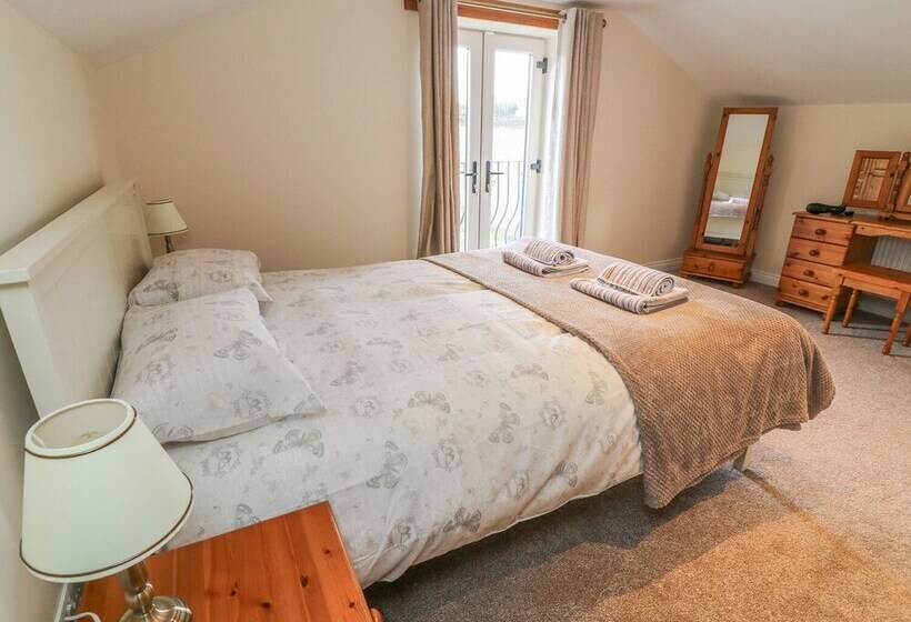 Meadow Cottage