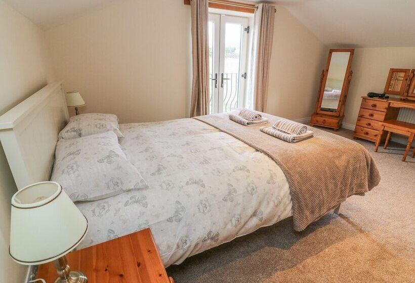 Meadow Cottage