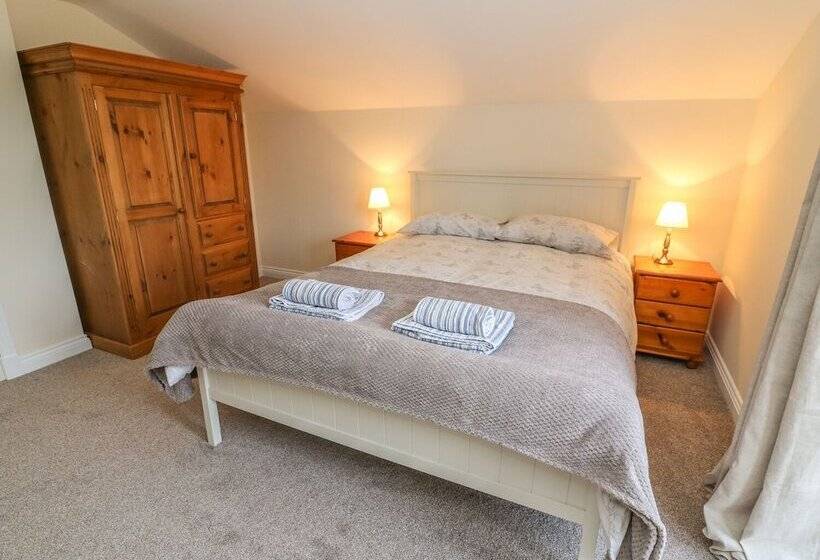 Meadow Cottage