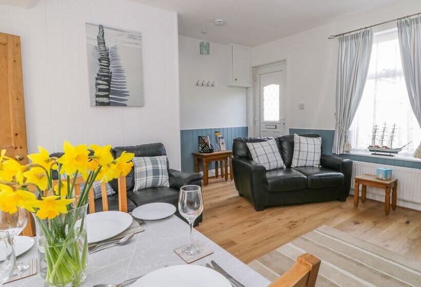 Sea Breakers Cottage