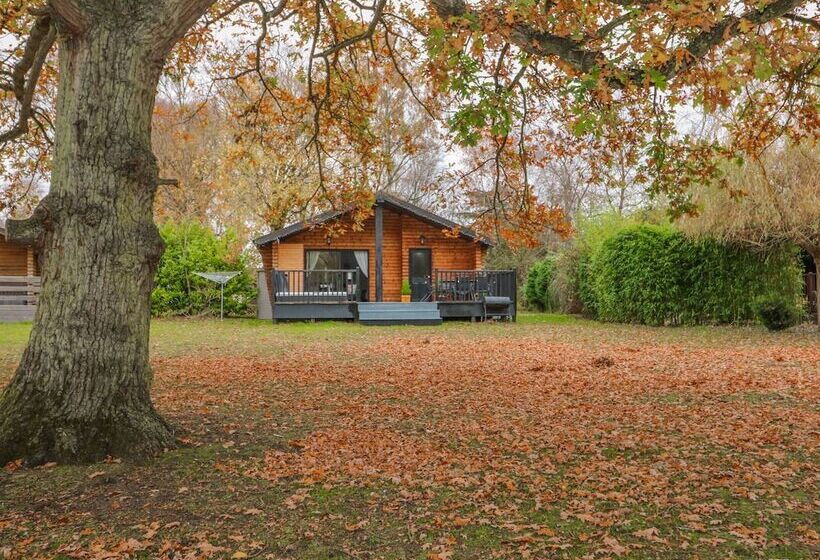 Sunset Lodge
