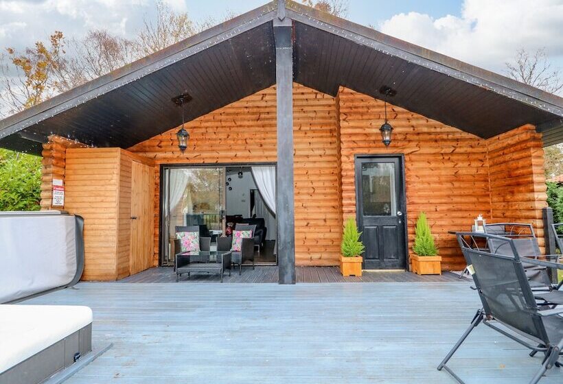 Sunset Lodge