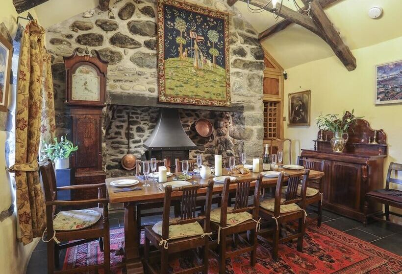 Tyddyn Morthwyl