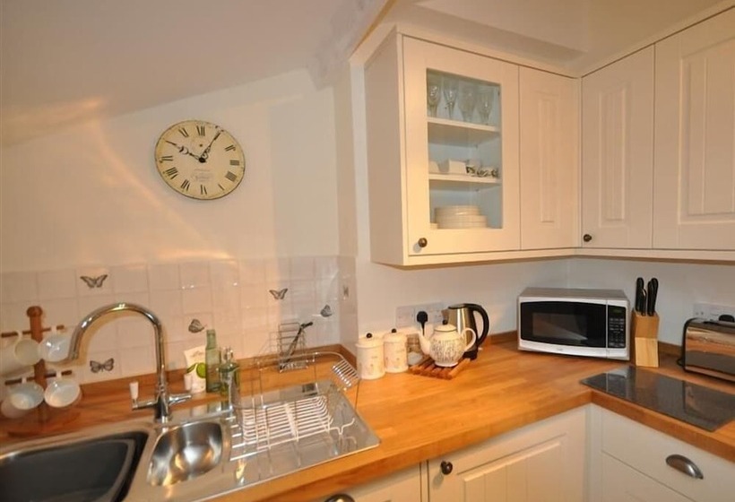 Warmwell Lodge