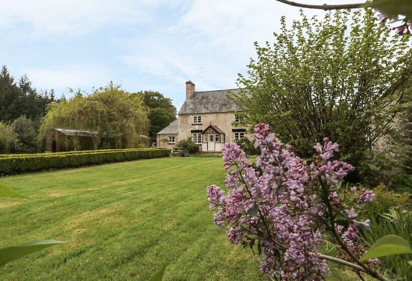 Worcester Lodge