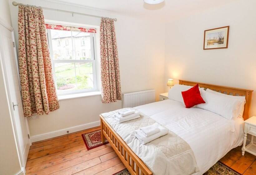 Wyebrow Cottage
