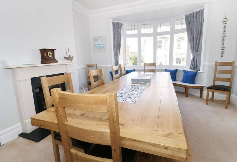 20 Ulwell Road