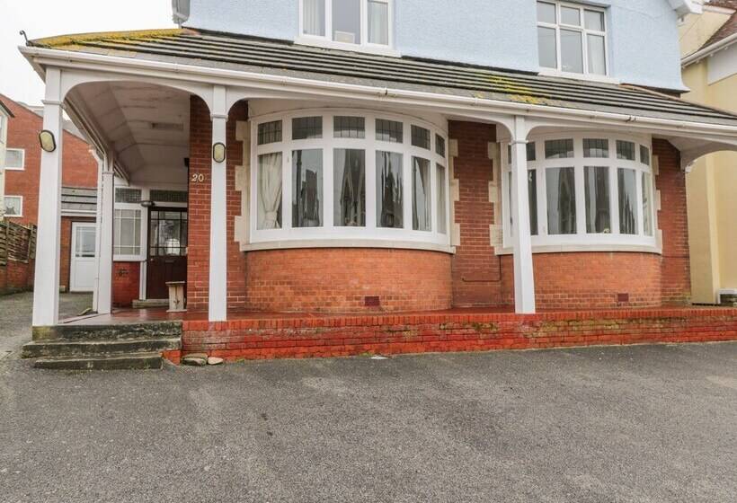 20 Ulwell Road