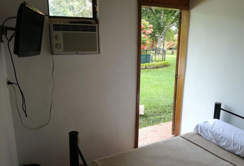 تختخواب و صبحانه Campestre Nukak Travellers Club