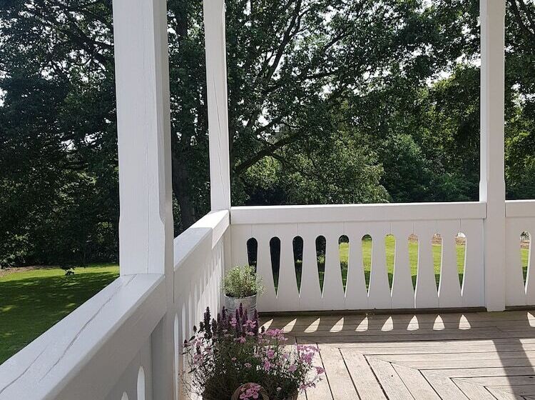 تختخواب و صبحانه Hesede Hovedgård