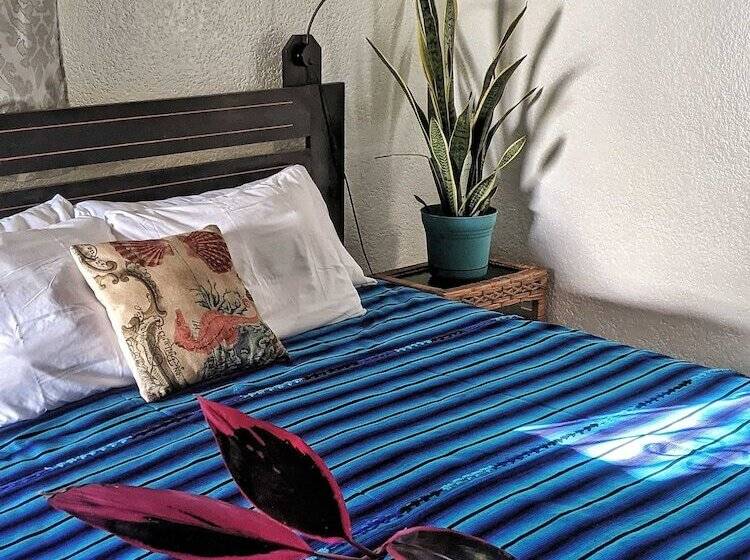 تختخواب و صبحانه Seaside Inn