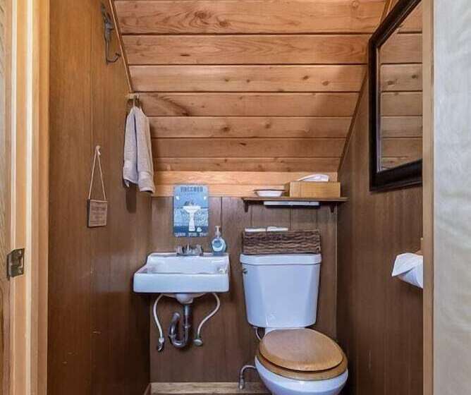 Elk Country Cabin