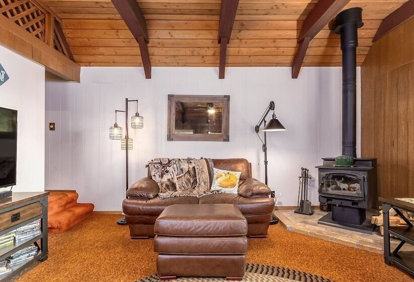 Elk Country Cabin