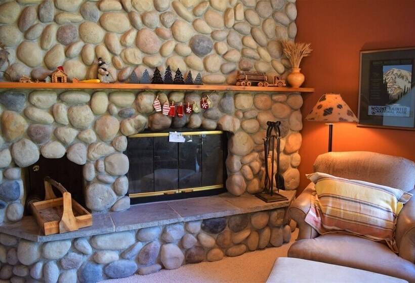 Goat Rocks Retreat