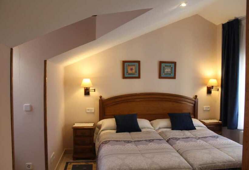 هتل Apartamentos La Lula