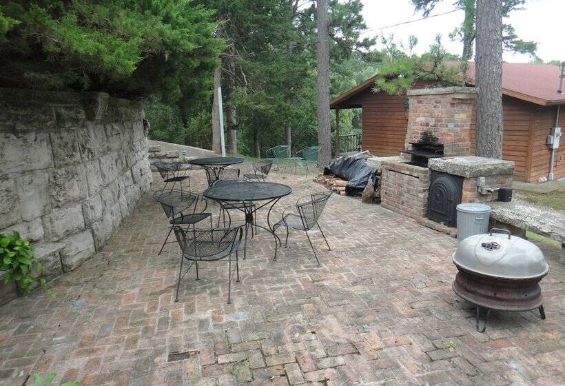 هتل Brackenridge Lodge