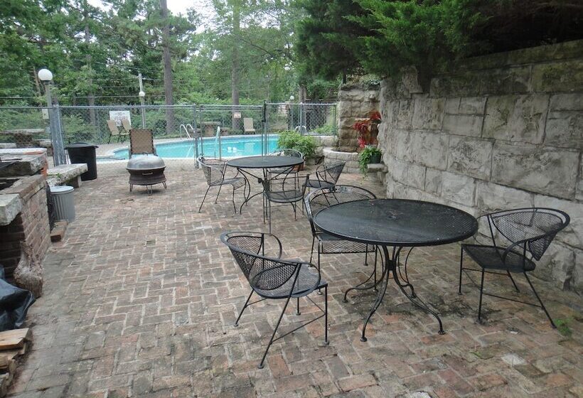 هتل Brackenridge Lodge