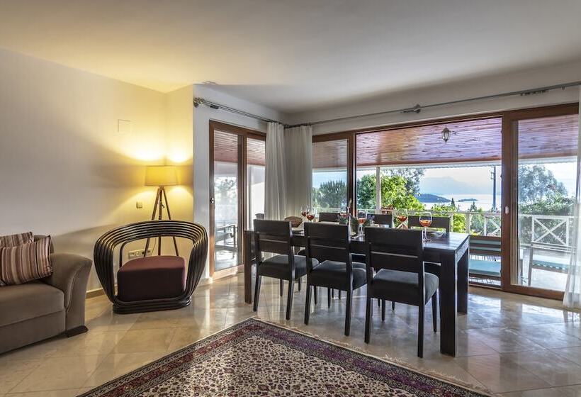 هتل Calypso Lakeview Villas