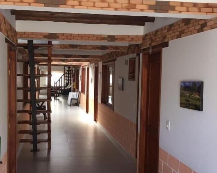 هتل Hospedaje Villa Monica