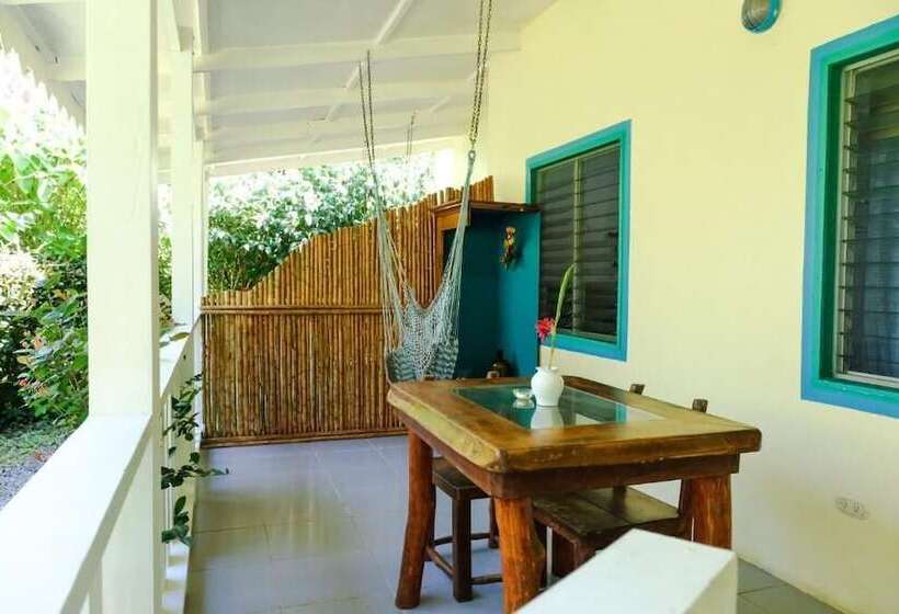 هتل Playa Grande Lodge & Tree House