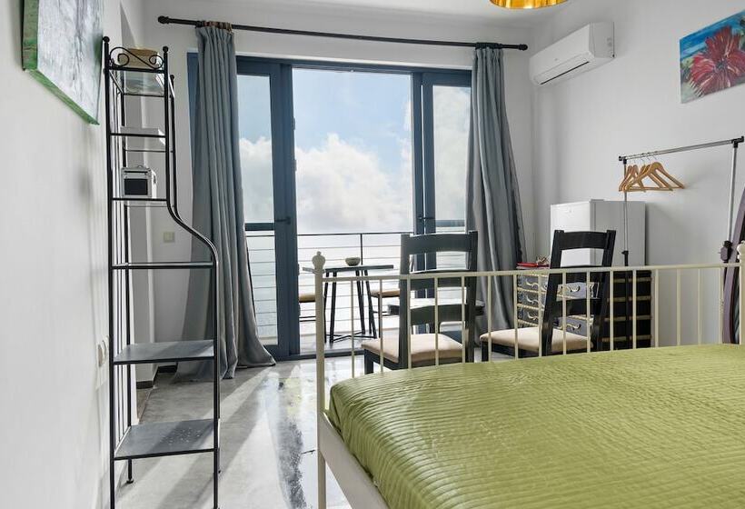 هتل Serenity Boutique Suites